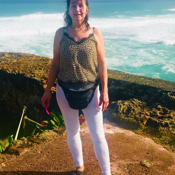 Meet your Posher, Laura - Picture 1 of 1